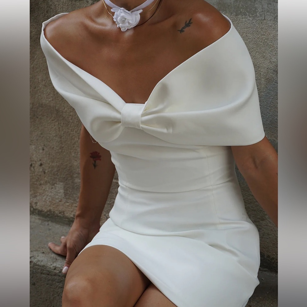 Meshki Gwyneth Dress - SOLD OUT on site. Size Medium, fits on the smaller side.